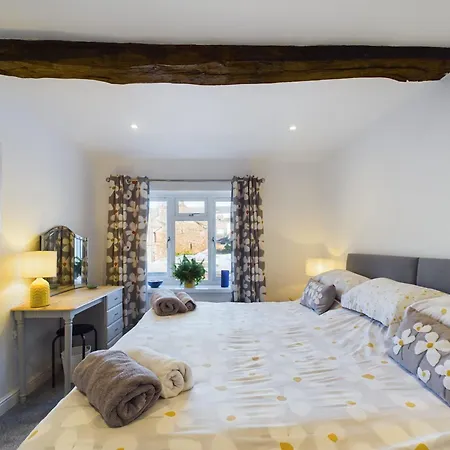 Дом отдыха Woodmans Is Centrally Located In The Market Town Of Penrith, Only 15 Minutes From Ullswater Пенрит